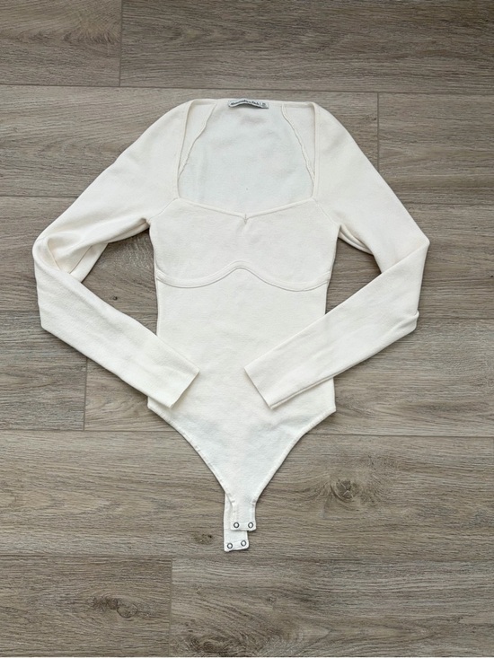 Abercrombie & Fitch Cream Long Sleeve Bodysuit - Picture 4 of 6